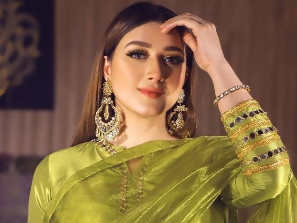 اداکارہ مومنہ اقبال ہراسانی کیس میں نیا موڑ؛ تنازع کی وجہ ایم پی اے ثاقب چدھڑ کا پہلے سے شادی شدہ ہونا ہے، وکلاء کا دعویٰ