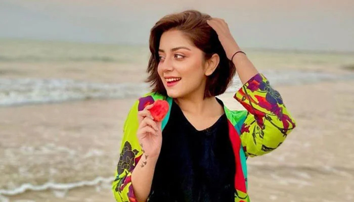 علیزے شاہ کی شارٹ ہیئر ٹرینڈ پر تنقید، سوشل میڈیا پر نئی بحث چھڑ گئی