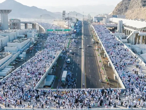 عازمین حج منیٰ پہنچنا شروع، حج کے اہم مراحل کا آغاز، شدید گرمی کا الرٹ جاری