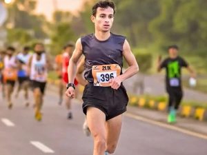 پشاور سے اسکردو 800 کلومیٹر دوڑ، نوجوان کا دعویٰ عالمی ریکارڈ