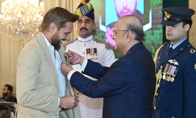 شاہد آفریدی کو ہلالِ امتیاز، اعزاز قوم کے نام کر دیا