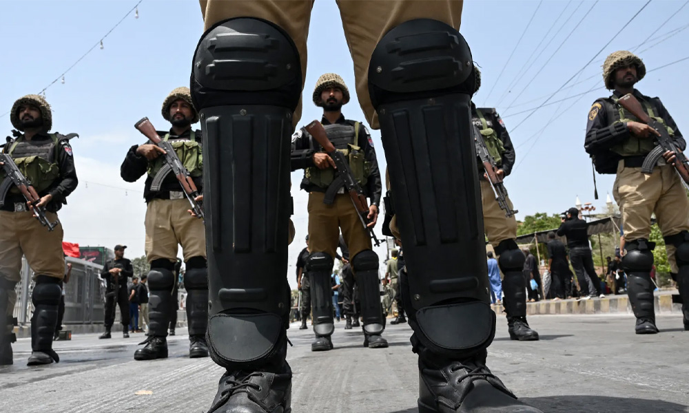 کراچی میں رینجرز کے کیمپ پر دہشت گرد حملہ ناکام، تین دہشت گرد ہلاک، تین جوان شہید