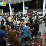 پیٹرولیم قیمتوں میں بڑی کمی کا امکان، عوام کی نظریں جمعے کے اعلان پر
