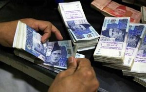 آئندہ مالی سال کے وفاقی بجٹ میں تنخواہ دار طبقے اور برآمدی شعبے کے لیے اہم ٹیکس ریلیف اقدامات زیر غور ہیں، جن کا مقصد معیشت کو سہارا دینا اور کاروباری سرگرمیوں کو فروغ دینا بتایا جا رہا ہے۔