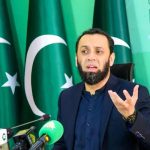 لاہور: وفاقی وزیر عطا تارڑ کی گاڑی کے قریب ہوائی فائرنگ، ملزم اسلحے سمیت گرفتار