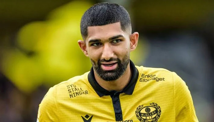 عبداللہ اقبال کا یوئیفا چیمپئنز لیگ میں تاریخی ڈیبیو، پاکستانی فٹبال کے لیے اعزاز