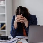 دفتر میں کارکردگی میں مسلسل کمی ابتدائی ڈیمنشیا کی علامت ہو سکتی ہے، نئی تحقیق میں انکشاف